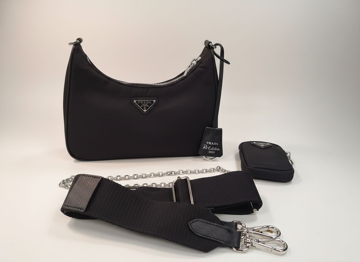 Re-Edition2005ナイロンショルダーバッグ