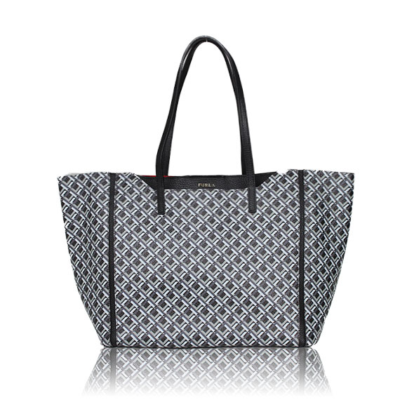 FURLA ファンタジア 31&nbsp;x27&nbsp;x17cm(幅&nbsp;x 高さ&nbsp;x マチ)