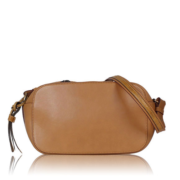 Chloe サム 30&nbsp;x15&nbsp;x9cm(幅&nbsp;x 高さ&nbsp;x マチ)