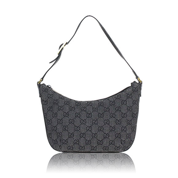 GUCCI GGキャンバス 21&nbsp;x15&nbsp;x2cm(幅&nbsp;x 高さ&nbsp;x マチ)