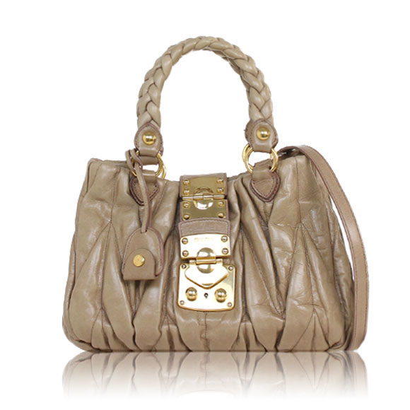 Miu Miu マテラッセ 24&nbsp;x18&nbsp;x10cm(幅&nbsp;x 高さ&nbsp;x マチ)