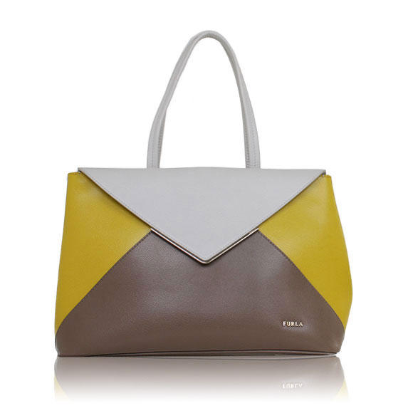 FURLA ケリス 36&nbsp;x25&nbsp;x16cm(幅&nbsp;x 高さ&nbsp;x マチ)