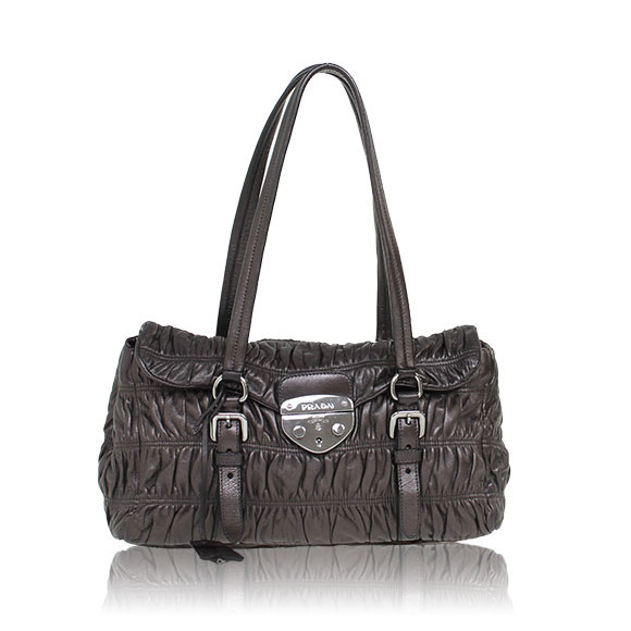 PRADA ショルダーバッグ 30&nbsp;x16&nbsp;x9cm(幅&nbsp;x 高さ&nbsp;x マチ)