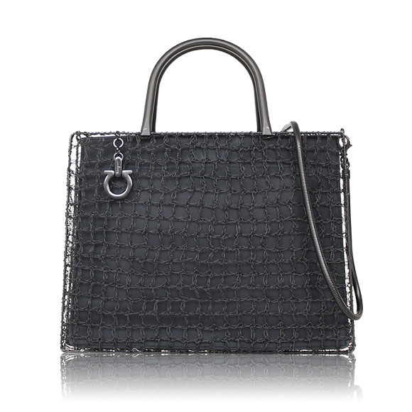 FERRAGAMO ガンチーニ 28&nbsp;x21&nbsp;x9cm(幅&nbsp;x 高さ&nbsp;x マチ)