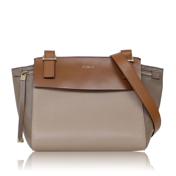 FURLA ドルチェヴィータ 26&nbsp;x22&nbsp;x10cm(幅&nbsp;x 高さ&nbsp;x マチ)