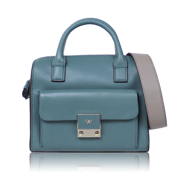 ANYA HINDMARCH カーカー 19&nbsp;x15&nbsp;x9cm(幅&nbsp;x 高さ&nbsp;x マチ)