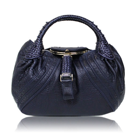 FENDI スパイバッグ 33&nbsp;x29&nbsp;x14cm(幅&nbsp;x 高さ&nbsp;x マチ)