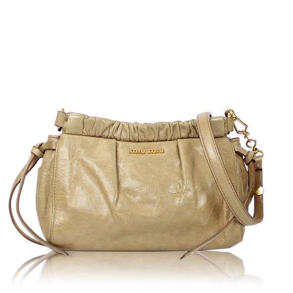 Miu Miu ショルダーバッグ 20&nbsp;x15&nbsp;x8cm(幅&nbsp;x 高さ&nbsp;x マチ)