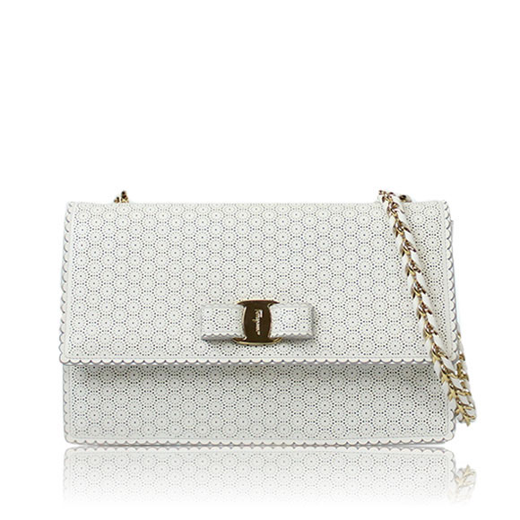 FERRAGAMO ヴァラ 25&nbsp;x16&nbsp;x3cm(幅&nbsp;x 高さ&nbsp;x マチ)