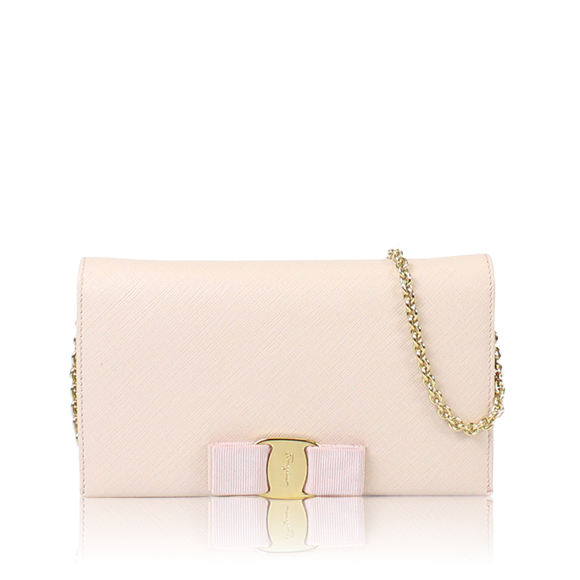 FERRAGAMO ヴァラ 19&nbsp;x11&nbsp;x2cm(幅&nbsp;x 高さ&nbsp;x マチ)