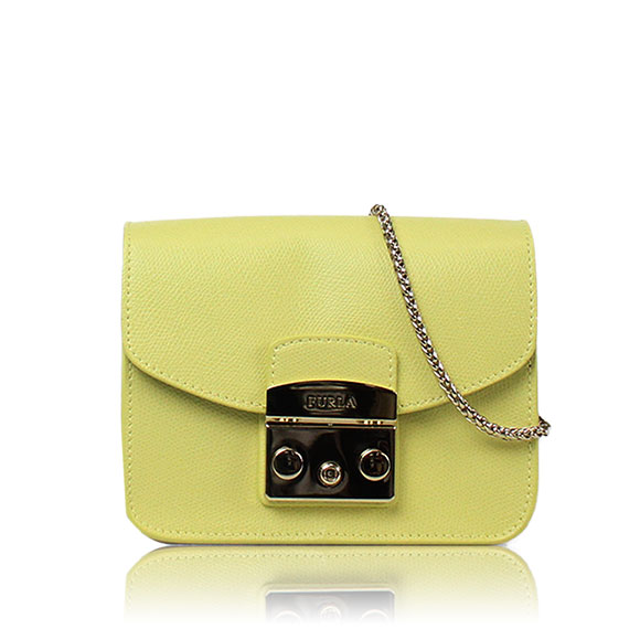 FURLA チェーンショルダーバッグ 17&nbsp;x14&nbsp;x7cm(幅&nbsp;x 高さ&nbsp;x マチ)