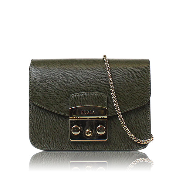 FURLA チェーンショルダー 17&nbsp;x13&nbsp;x8cm(幅&nbsp;x 高さ&nbsp;x マチ)