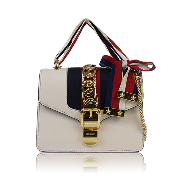 GUCCI シルヴィ 19&nbsp;x14&nbsp;x7cm(幅&nbsp;x 高さ&nbsp;x マチ)