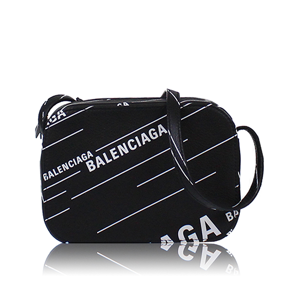 BALENCIAGA カメラバッグXS 16&nbsp;x11&nbsp;x5cm(幅&nbsp;x 高さ&nbsp;x マチ)