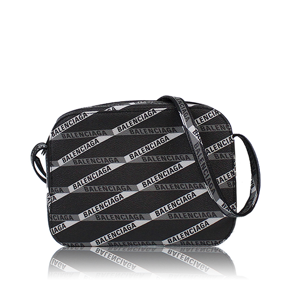 BALENCIAGA カメラバッグS 22&nbsp;x16&nbsp;x5cm(幅&nbsp;x 高さ&nbsp;x マチ)