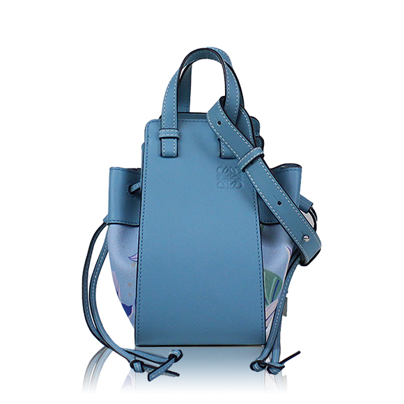 LOEWE ハンモックドローストリングミニ 15&nbsp;x18&nbsp;x11cm(幅&nbsp;x 高さ&nbsp;x マチ)