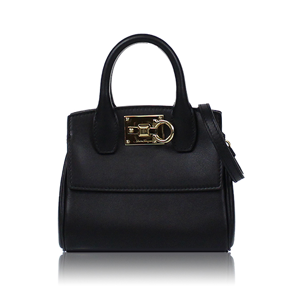 FERRAGAMO ガンチーニ 16&nbsp;x14&nbsp;x7cm(幅&nbsp;x 高さ&nbsp;x マチ)