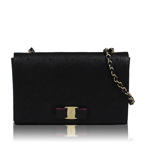 FERRAGAMO ショルダーバッグ 24&nbsp;x15&nbsp;x2cm(幅&nbsp;x 高さ&nbsp;x マチ)