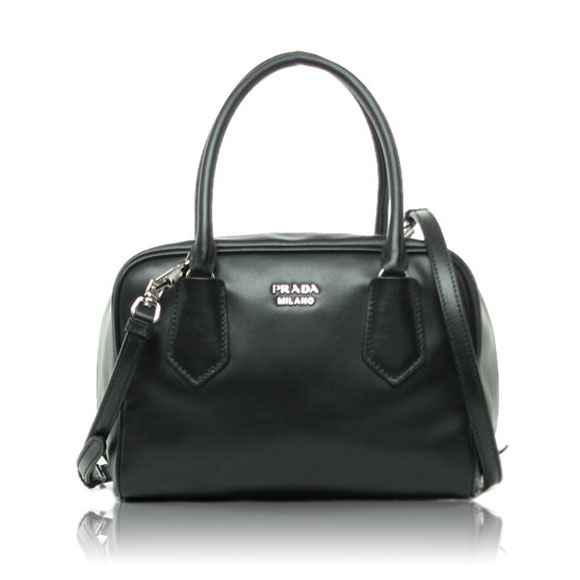 PRADA インサイドバッグ 22&nbsp;x16&nbsp;x13cm(幅&nbsp;x 高さ&nbsp;x マチ)