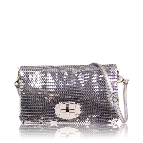 Miu Miu ショルダーバッグ 22&nbsp;x12&nbsp;x4cm(幅&nbsp;x 高さ&nbsp;x マチ)