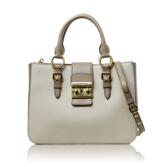 Miu Miu マドラス 27&nbsp;x21&nbsp;x8cm(幅&nbsp;x 高さ&nbsp;x マチ)