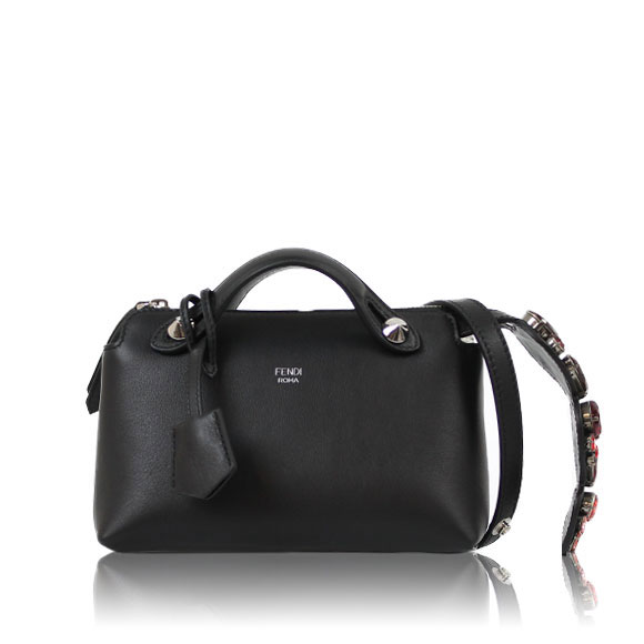 FENDI バイザウェイスモール 19&nbsp;x13&nbsp;x9cm(幅&nbsp;x 高さ&nbsp;x マチ)