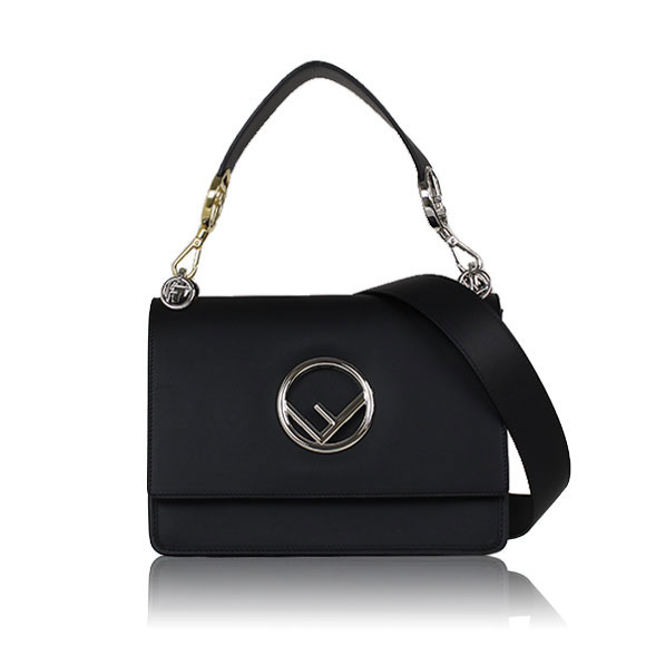 FENDI キャナイ 22&nbsp;x18&nbsp;x9cm(幅&nbsp;x 高さ&nbsp;x マチ)