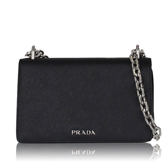 PRADA サフィアーノ 19&nbsp;x12&nbsp;x3cm(幅&nbsp;x 高さ&nbsp;x マチ)