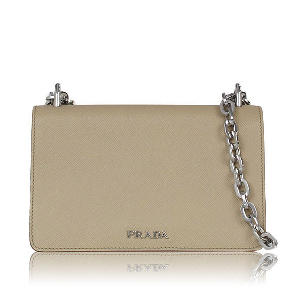 PRADA サフィアーノ 19&nbsp;x12&nbsp;x3cm(幅&nbsp;x 高さ&nbsp;x マチ)