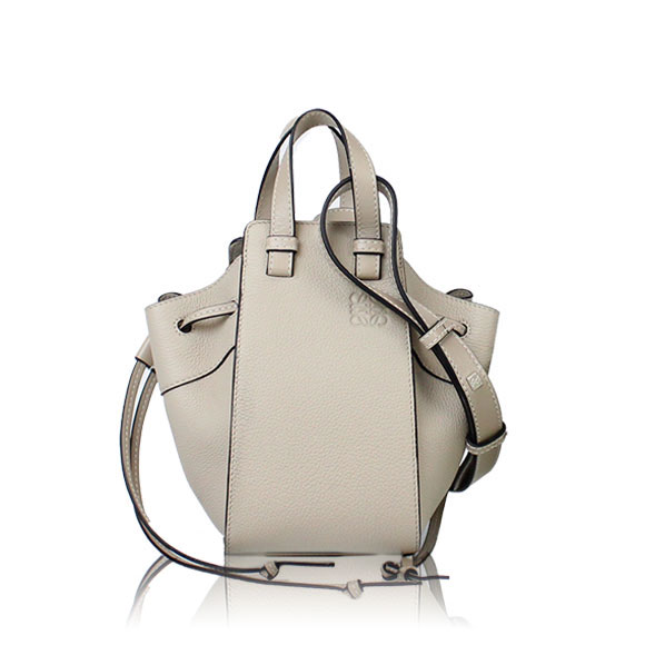 LOEWE ハンモックドローストリングミニ 