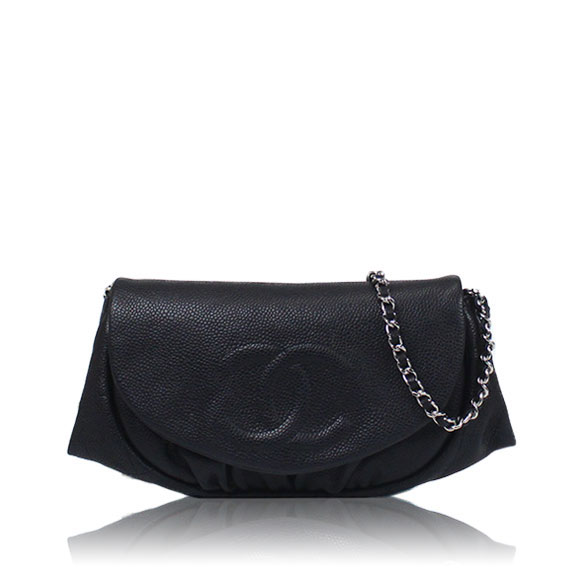 CHANEL（シャネル）ハーフムーンチェーンウォレット