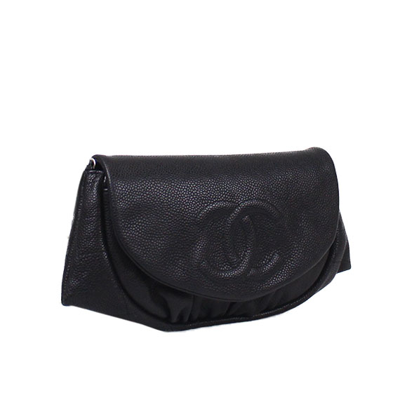 CHANEL（シャネル）ハーフムーンチェーンウォレット