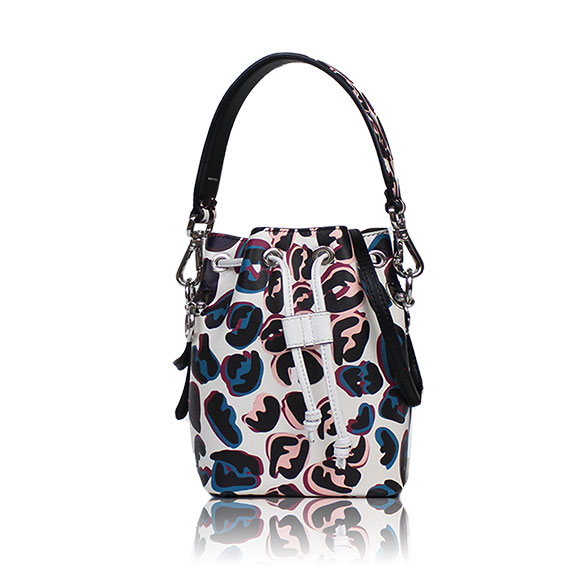 FENDI モントレゾール 