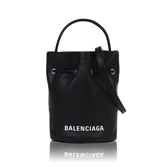 BALENCIAGA エブリデイドローストリングバケットバッグXS 14&nbsp;x17&nbsp;x14cm(幅&nbsp;x 高さ&nbsp;x マチ)