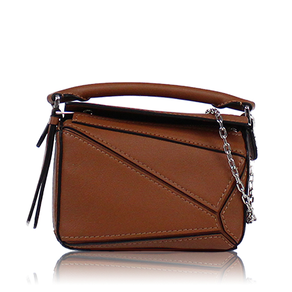 LOEWE パズルバッグナノ 13&nbsp;x9&nbsp;x6cm(幅&nbsp;x 高さ&nbsp;x マチ)