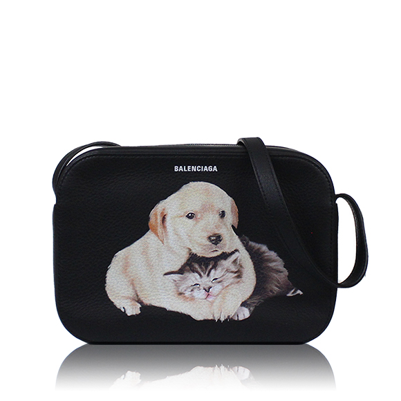 BALENCIAGA カメラバッグS 23&nbsp;x16&nbsp;x5cm(幅&nbsp;x 高さ&nbsp;x マチ)