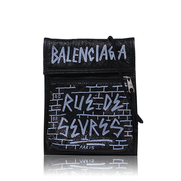 BALENCIAGA エクスプローラーポーチ 14&nbsp;x19&nbsp;x3cm(幅&nbsp;x 高さ&nbsp;x マチ)