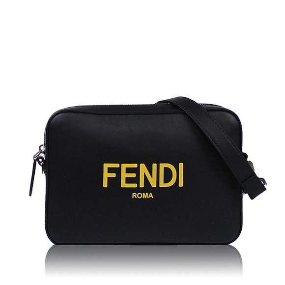 FENDI カメラバッグ 21&nbsp;x15&nbsp;x4cm(幅&nbsp;x 高さ&nbsp;x マチ)