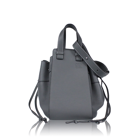 LOEWE ハンモックドローストリングミディアム 32&nbsp;x27&nbsp;x15cm(幅&nbsp;x 高さ&nbsp;x マチ)