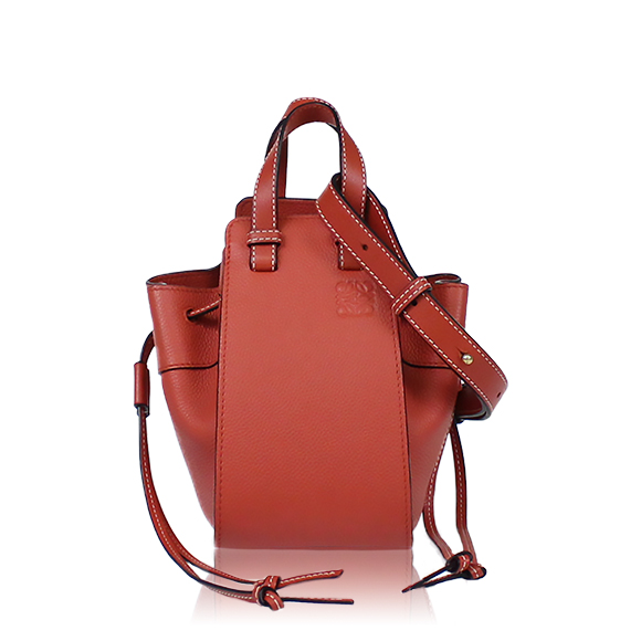 LOEWE ハンモックドローストリングミニ 15&nbsp;x20&nbsp;x10cm(幅&nbsp;x 高さ&nbsp;x マチ)