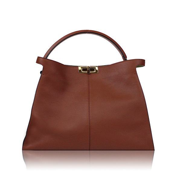 FENDI ピーカブーエックスライト 