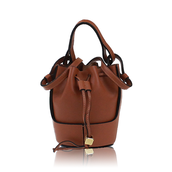 LOEWE バルーンバッグナノ 9&nbsp;x13&nbsp;x6cm(幅&nbsp;x 高さ&nbsp;x マチ)