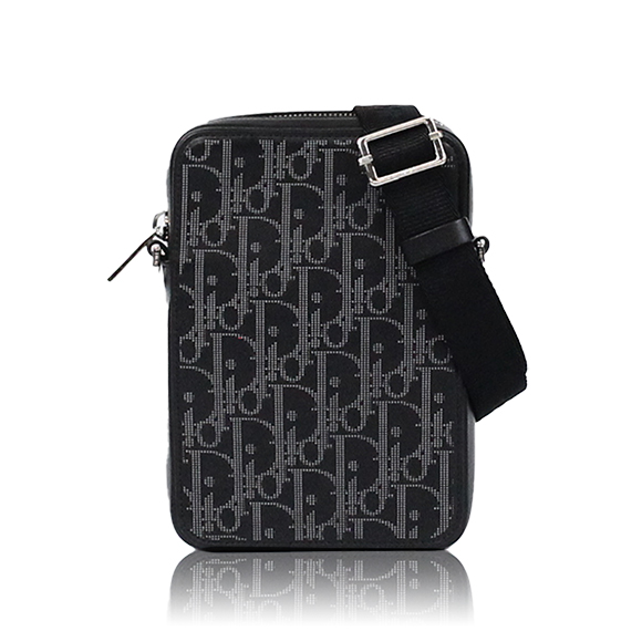 Dior メッセンジャーポーチ 12&nbsp;x17&nbsp;x4cm(幅&nbsp;x 高さ&nbsp;x マチ)
