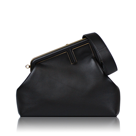 FENDI ファーストミディアム 31&nbsp;x26&nbsp;x10cm(幅&nbsp;x 高さ&nbsp;x マチ)