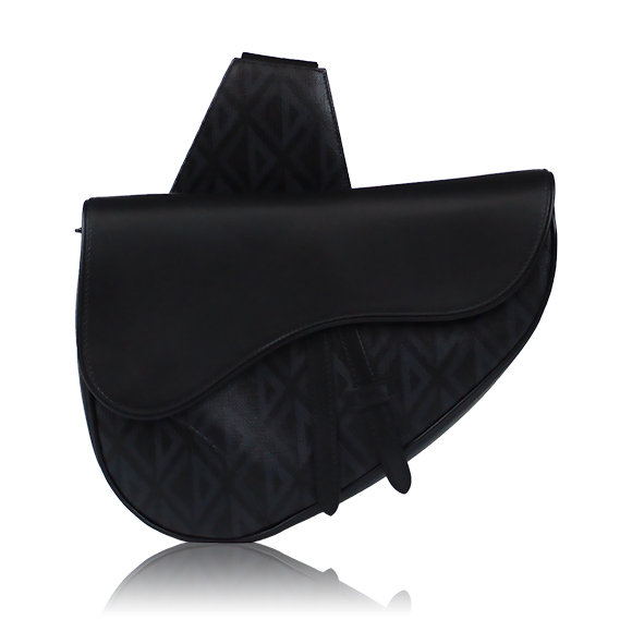 Dior サドルバッグ 24&nbsp;x17&nbsp;x4cm(幅&nbsp;x 高さ&nbsp;x マチ)