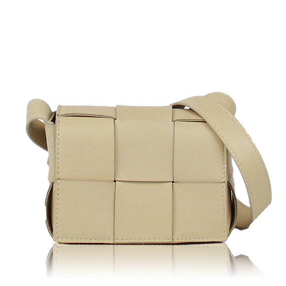 BOTTEGA VENETA カセット 12&nbsp;x8&nbsp;x5cm(幅&nbsp;x 高さ&nbsp;x マチ)