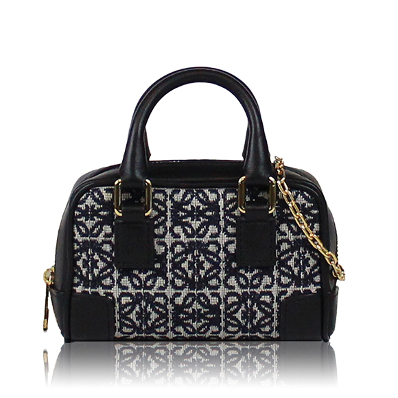 LOEWE アマソナナノ 11&nbsp;x7&nbsp;x3cm(幅&nbsp;x 高さ&nbsp;x マチ)