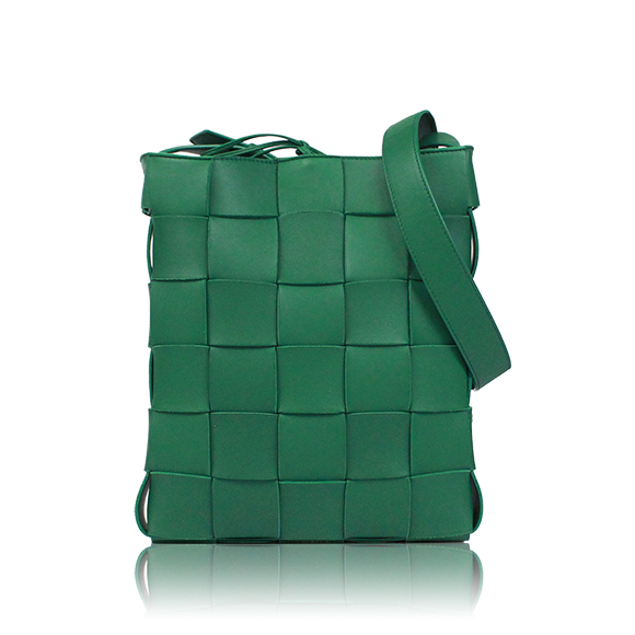 BOTTEGA VENETA ショルダーバッグ 22&nbsp;x27&nbsp;x5cm(幅&nbsp;x 高さ&nbsp;x マチ)