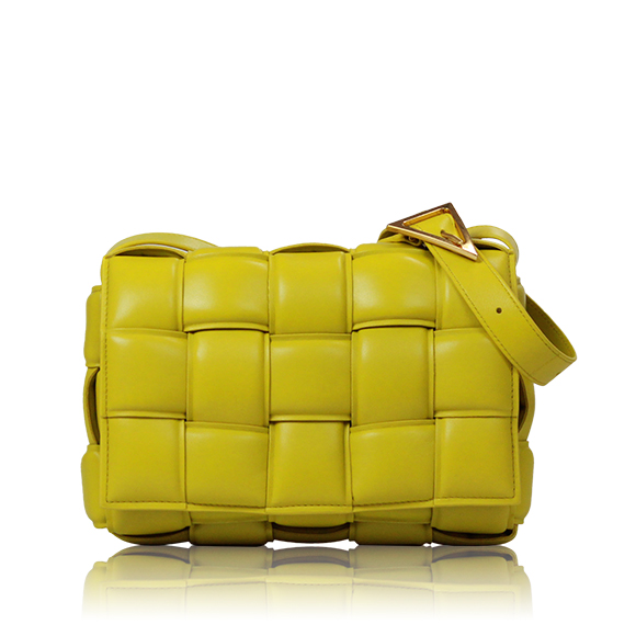 BOTTEGA VENETA パデッドカセット 24&nbsp;x16&nbsp;x6cm(幅&nbsp;x 高さ&nbsp;x マチ)