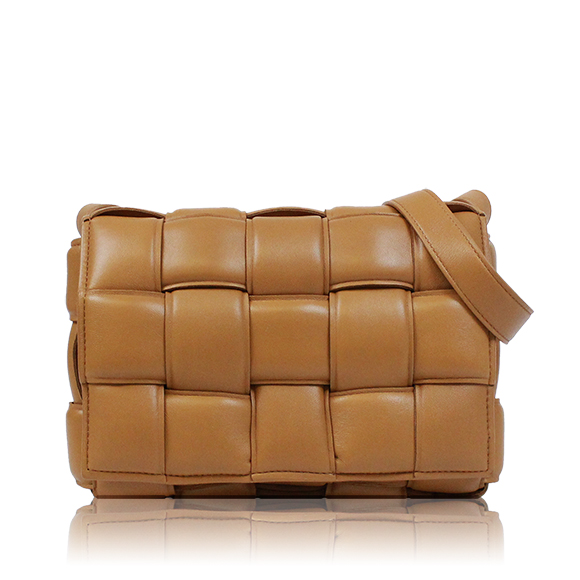 BOTTEGA VENETA パデッドカセット 24&nbsp;x16&nbsp;x6cm(幅&nbsp;x 高さ&nbsp;x マチ)